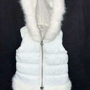 Savannah Girls 2T White Hooded  Vest Front zipper Faux fur trim V.good c…